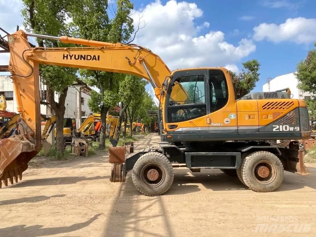 Hyundai R210W-9 Kolová rýpadla