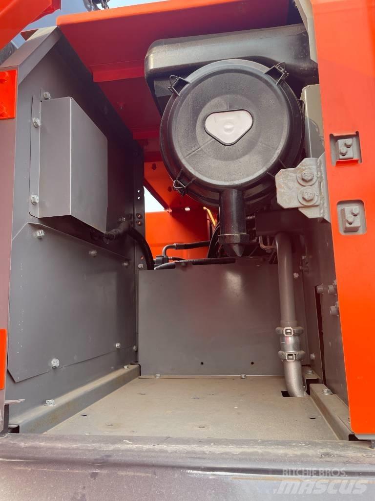 Hitachi 240 Midi rýpadla 7t - 12t