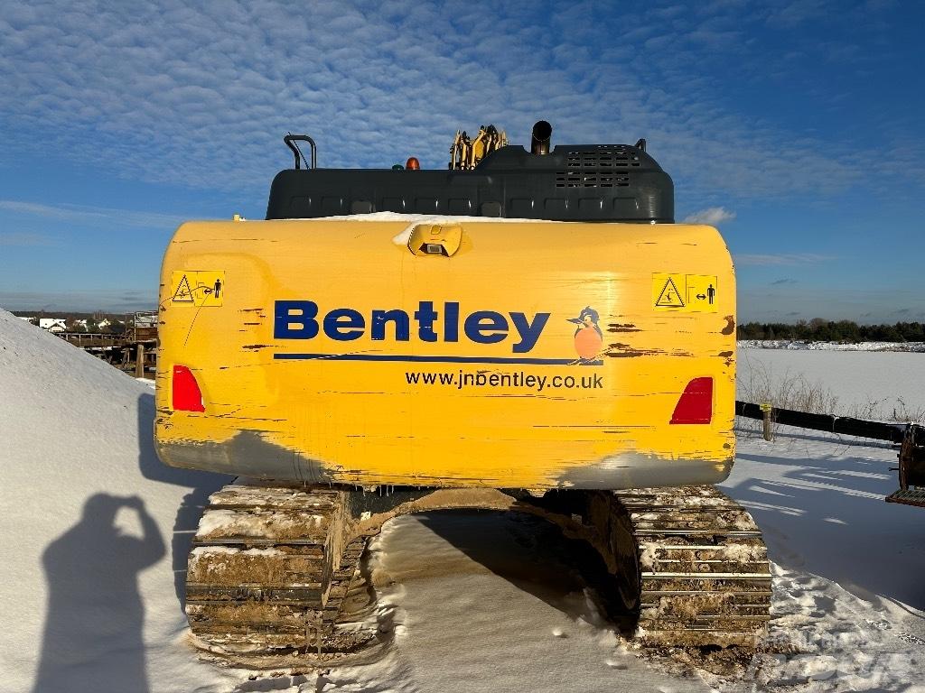 Komatsu PC 210 LC-11 Pásová rýpadla