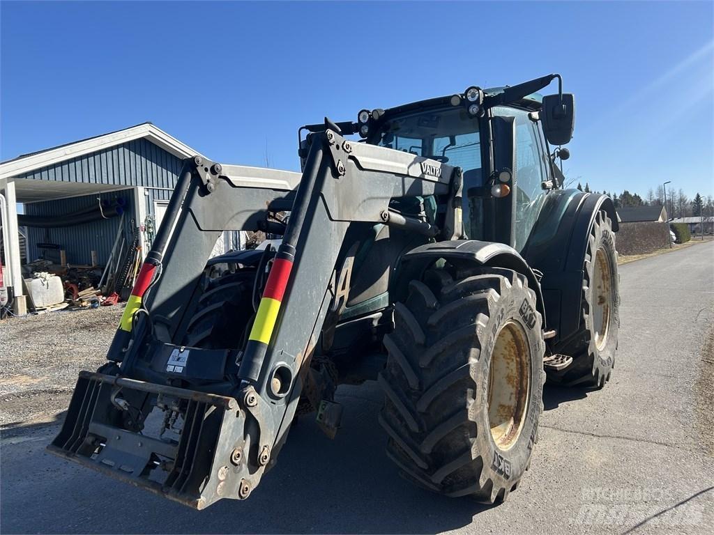 Valtra N 174 VERSU Traktory