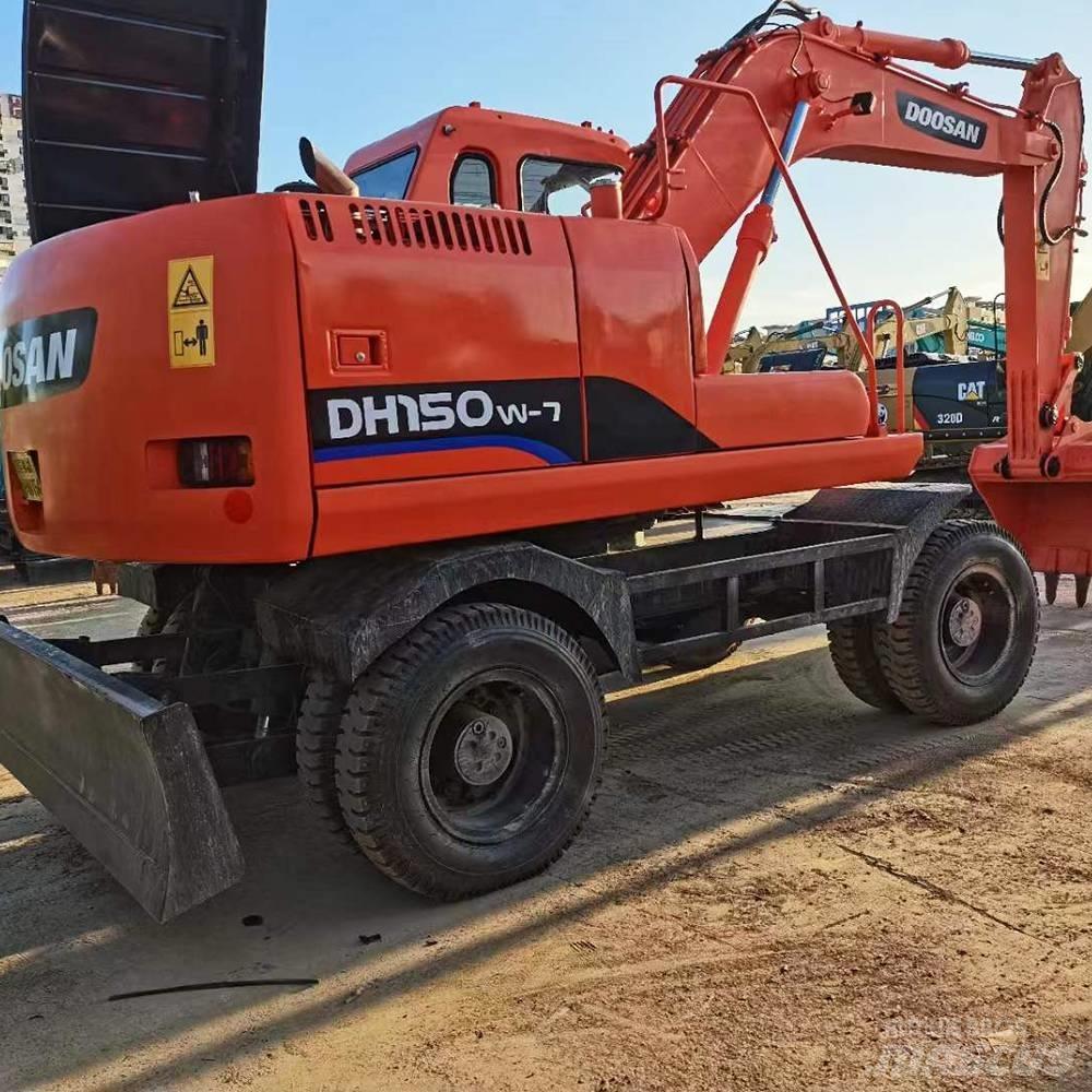 Doosan 150 W-7 Kolová rýpadla