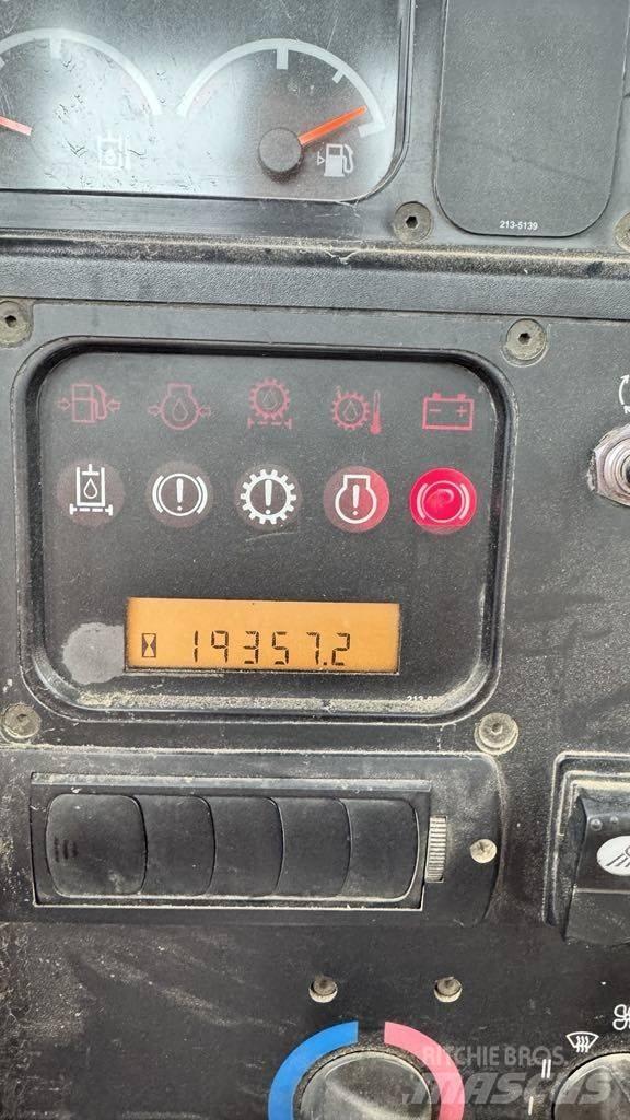 CAT D 6 N LGP Pásové dozery