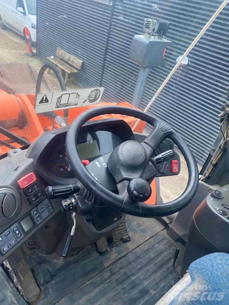 Hitachi ZW 310 Kolové nakladače