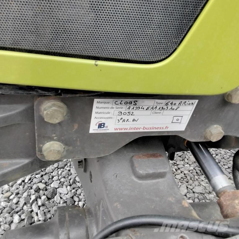 CLAAS 640 ARION Traktory