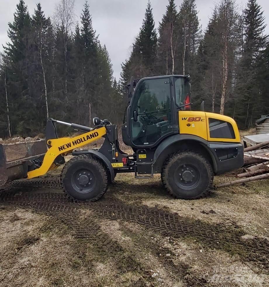 New Holland W80C Kolové nakladače