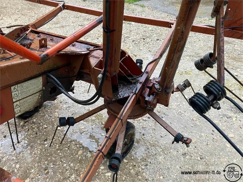 Kuhn GF 8501 Obraceče a shrabovače sena