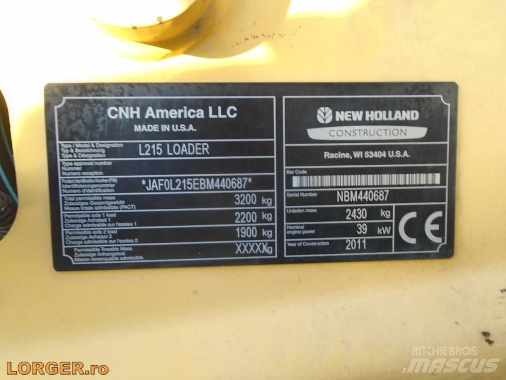 New Holland L 215 Smykem řízené nakladače