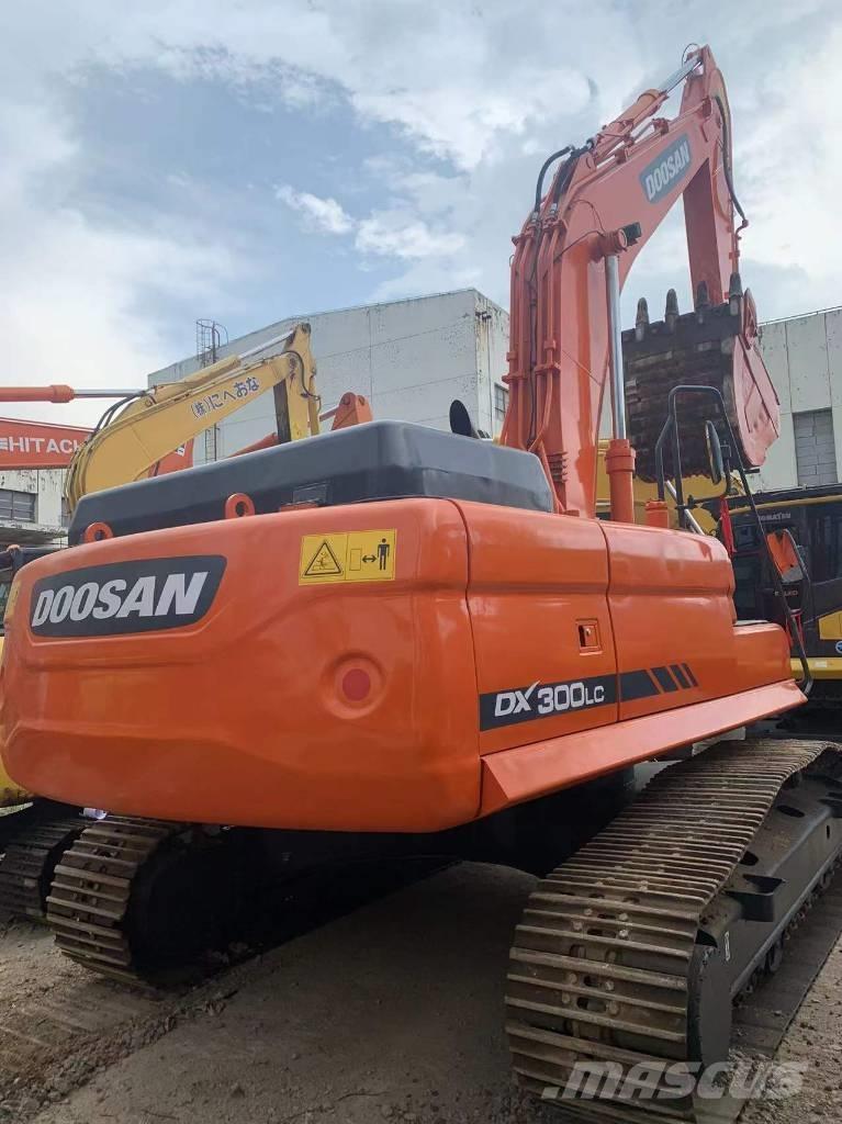 Doosan DX 300 Pásová rýpadla