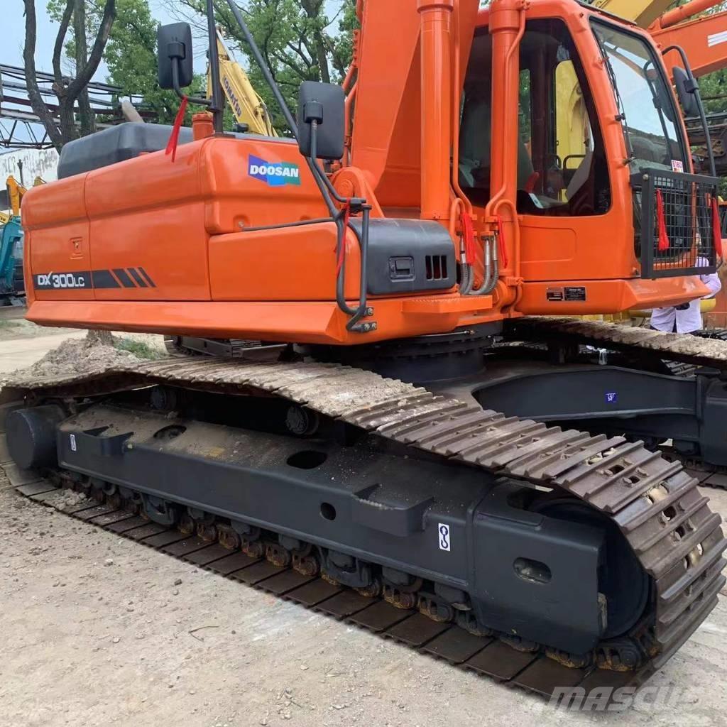 Doosan DX 300 Pásová rýpadla
