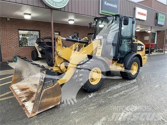 CAT 906M Kolové nakladače
