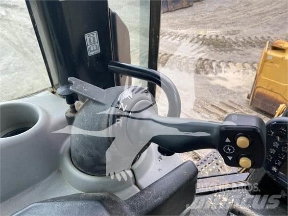 CAT D6N XL Pásové dozery