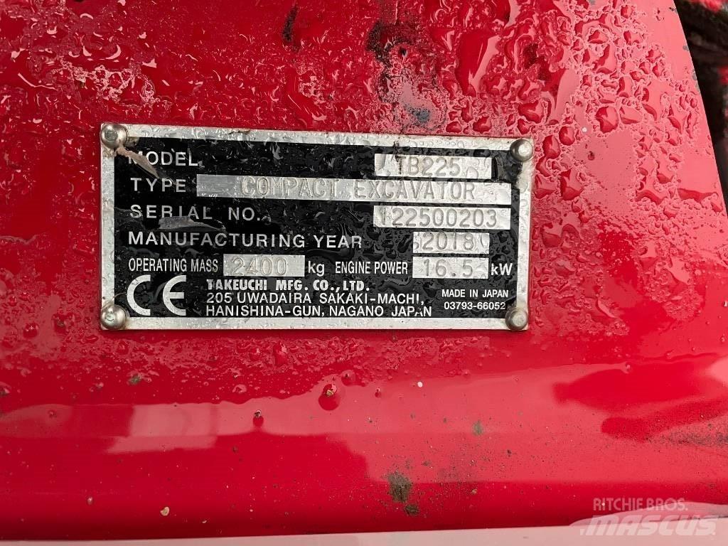 Takeuchi TB 225 Mini rýpadla < 7t