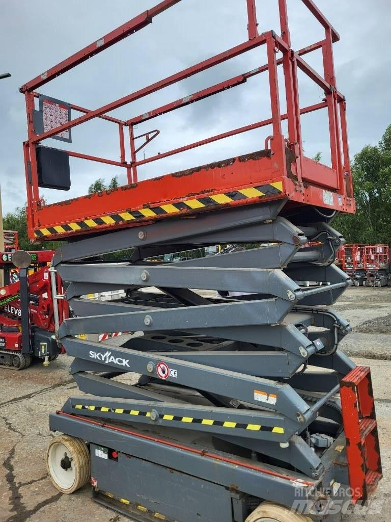 SkyJack 46/32 Nůžková zvedací plošina
