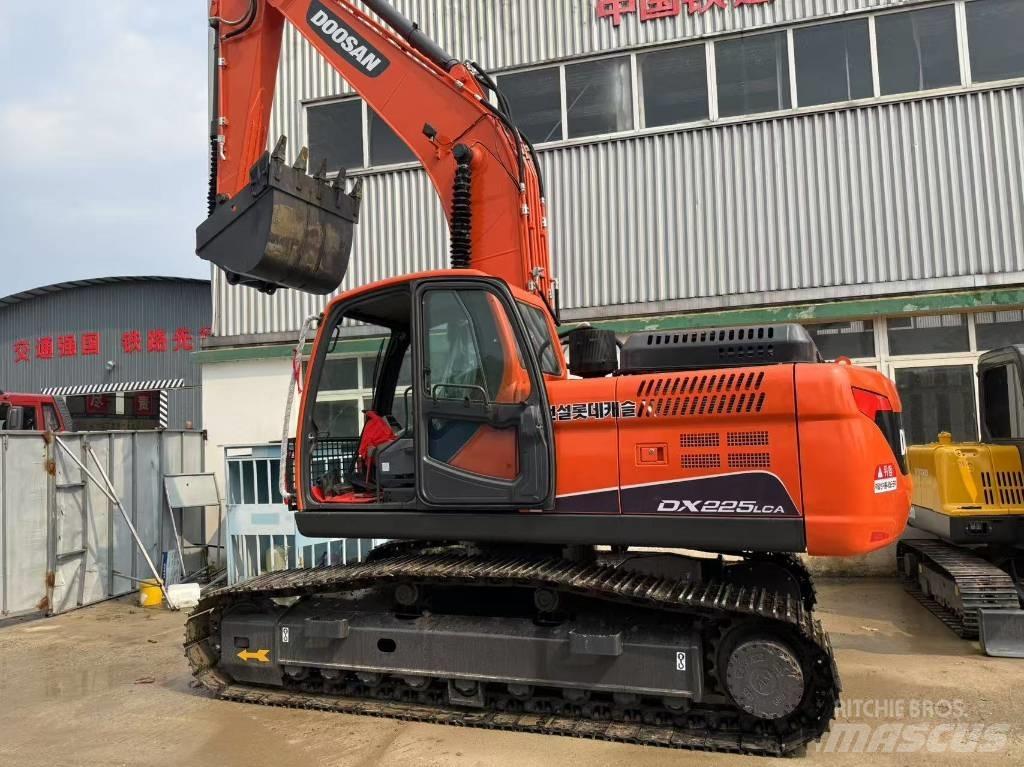 Doosan DX 225 LCA Pásová rýpadla