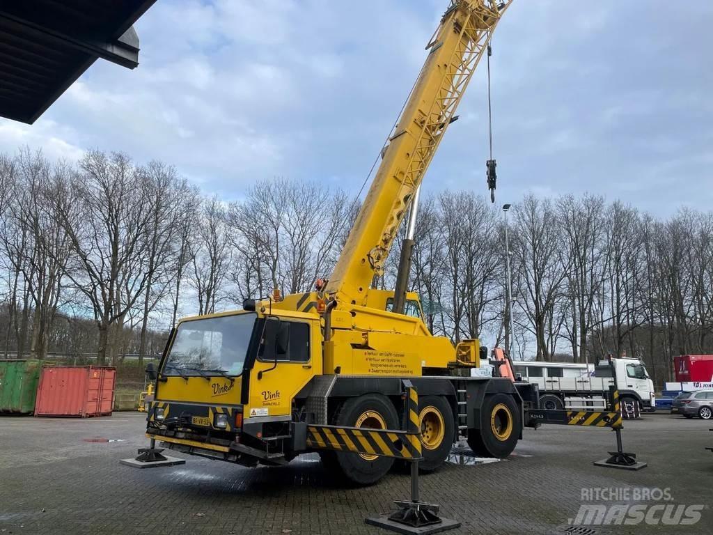 Liebherr LTM1040 Univerzální terénní jeřáby