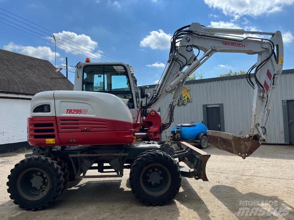 Takeuchi TB295W Kolová rýpadla