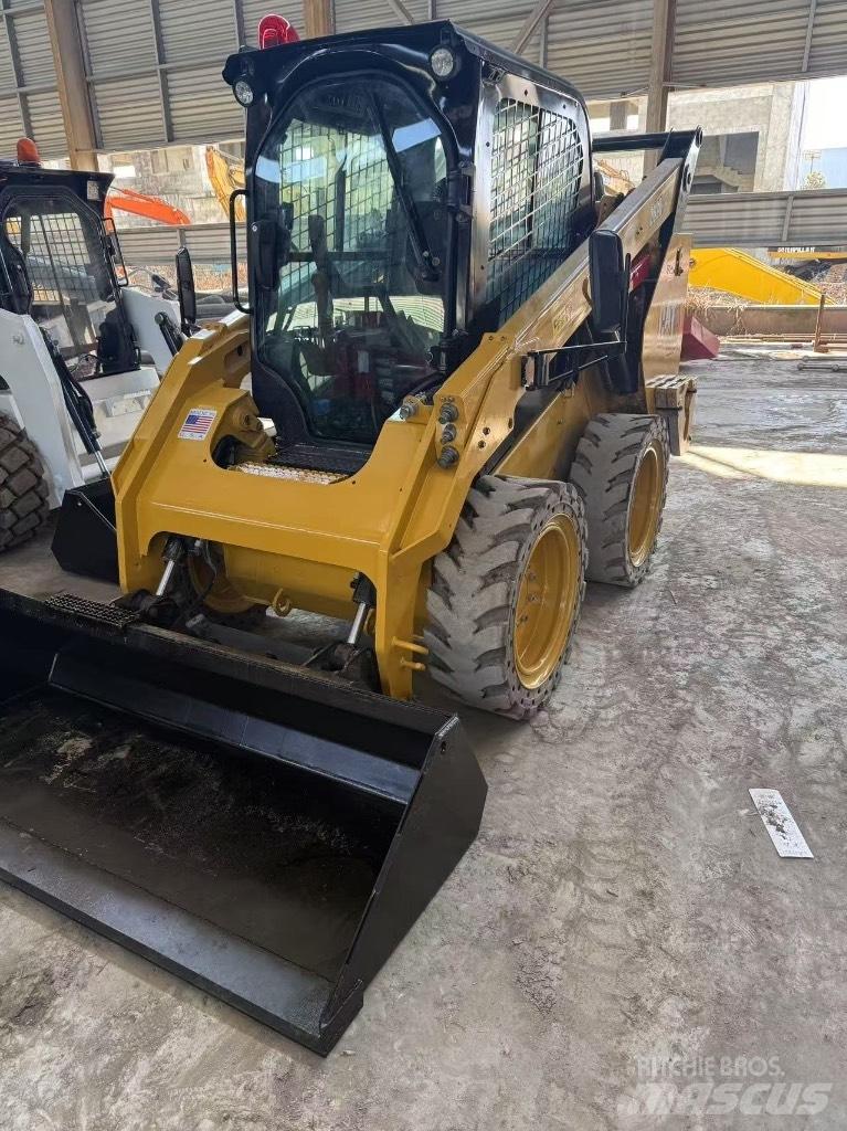 CAT 262 D Smykem řízené nakladače