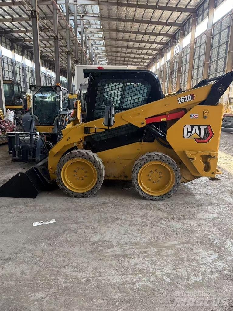 CAT 262 D Smykem řízené nakladače
