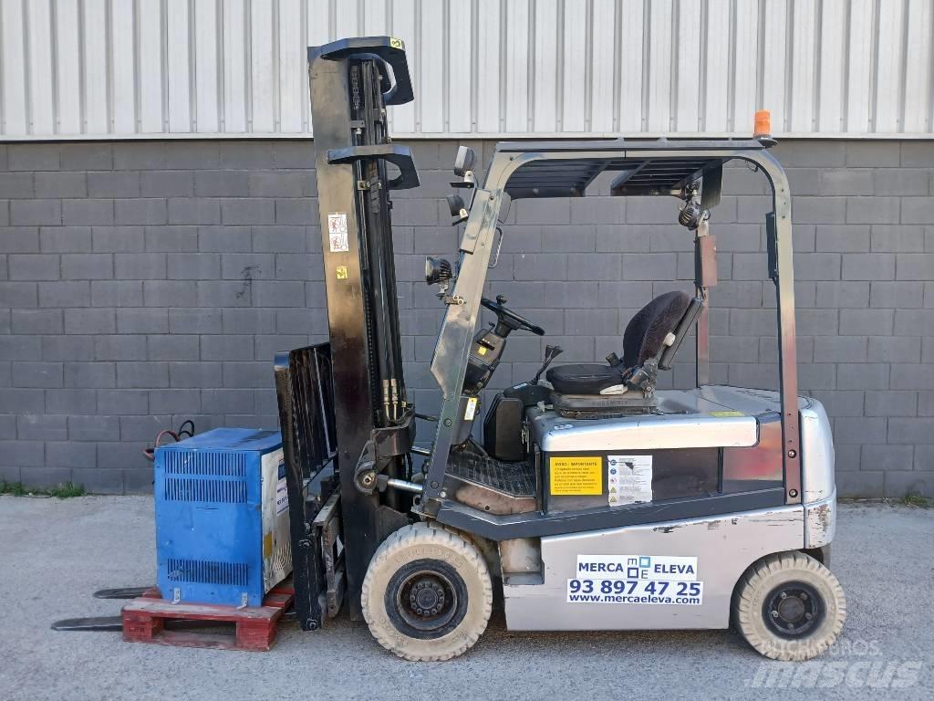 Nissan Q02 L 20 CU Akumulátorové vozíky