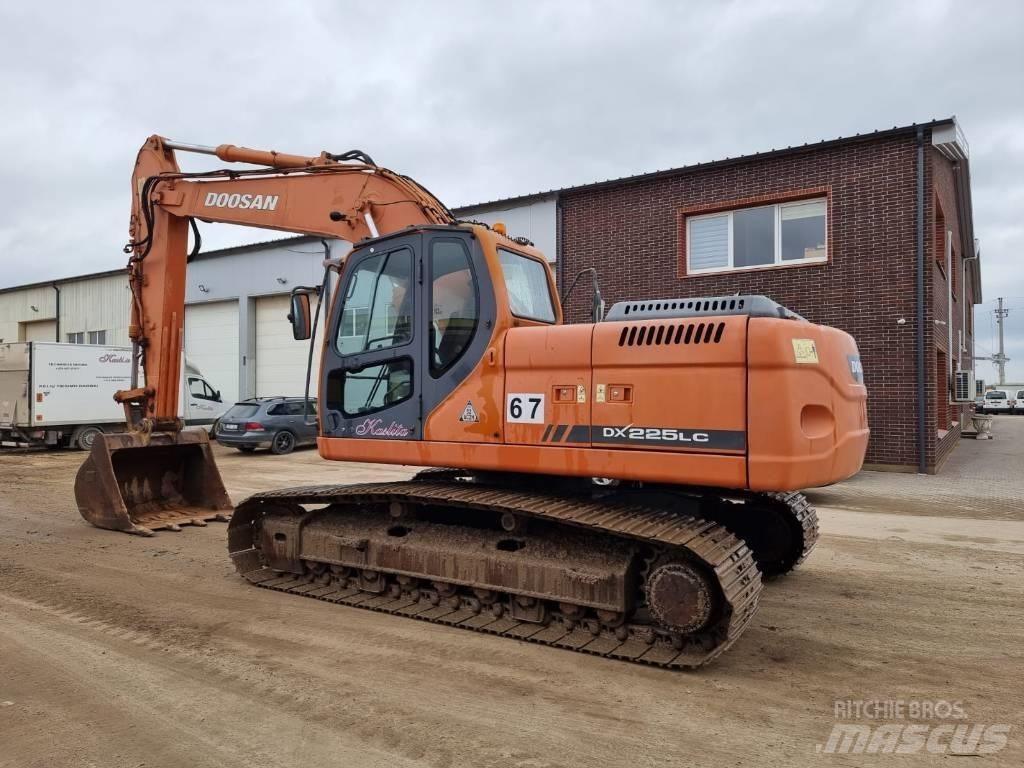 Doosan DX 225 LC Pásová rýpadla