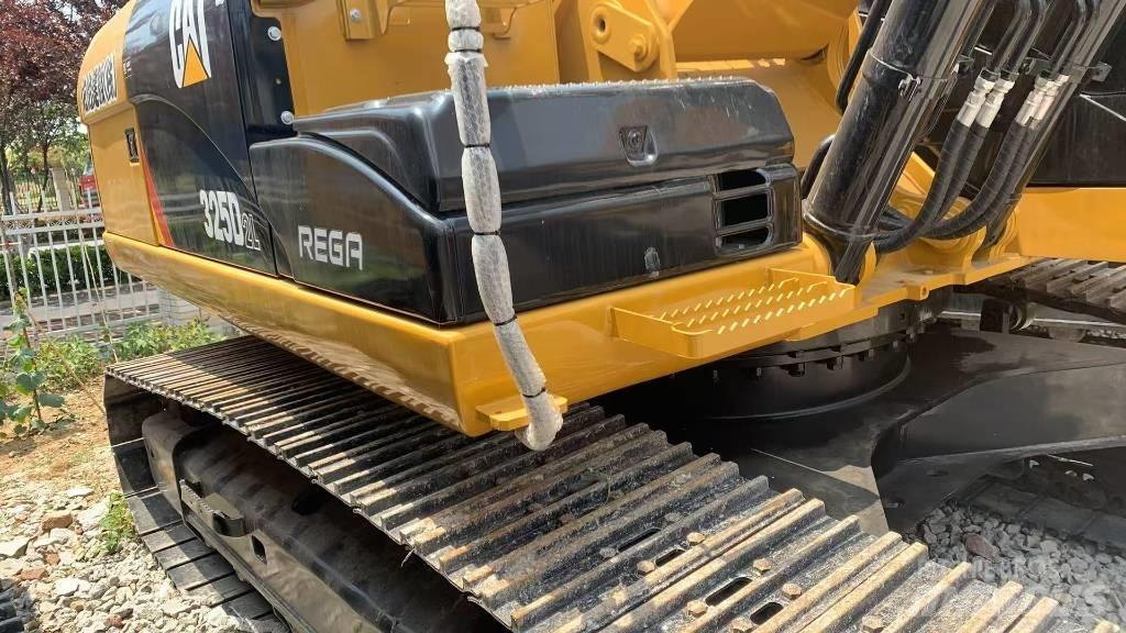 CAT 325 D L Pásová rýpadla