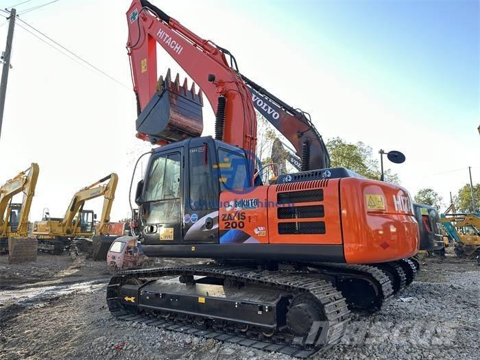 Hitachi ZX 200 Pásová rýpadla