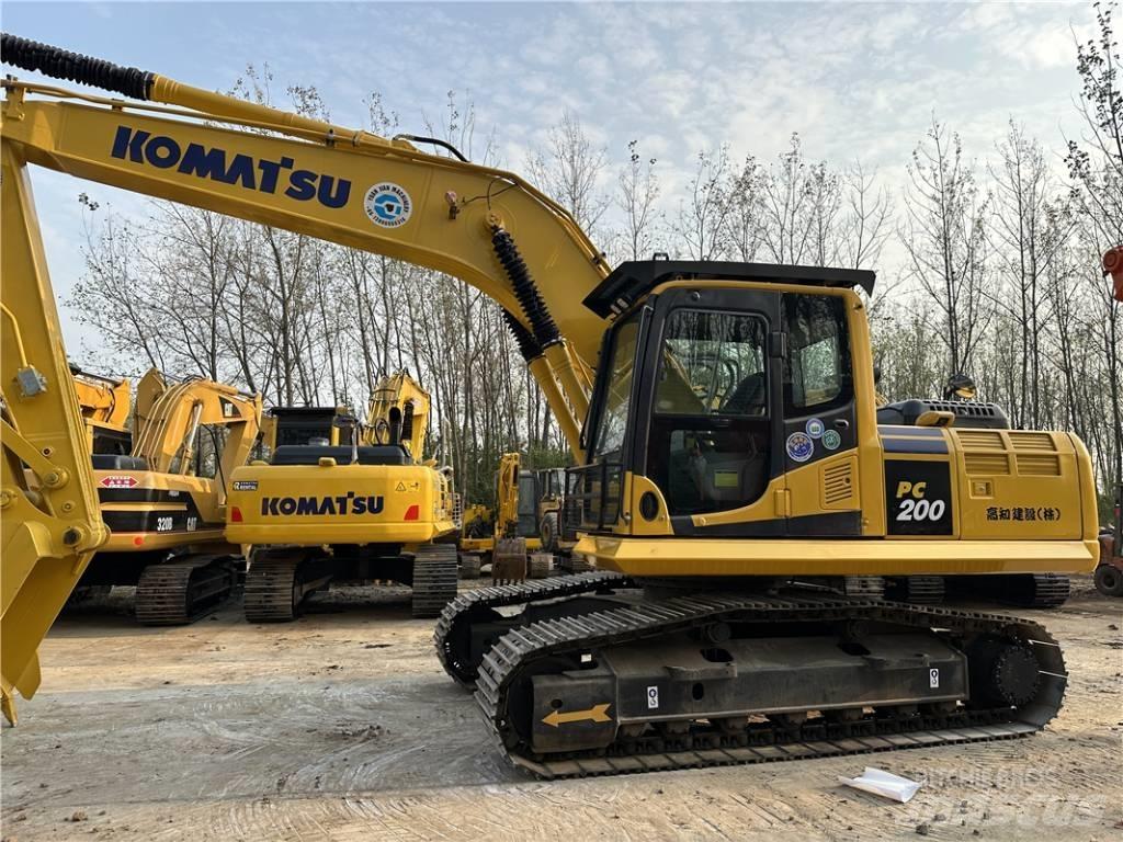 Komatsu PC200-8 Pásová rýpadla