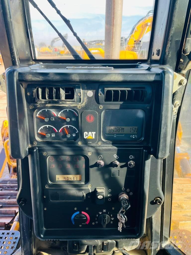 CAT D 6 N XL Pásové dozery