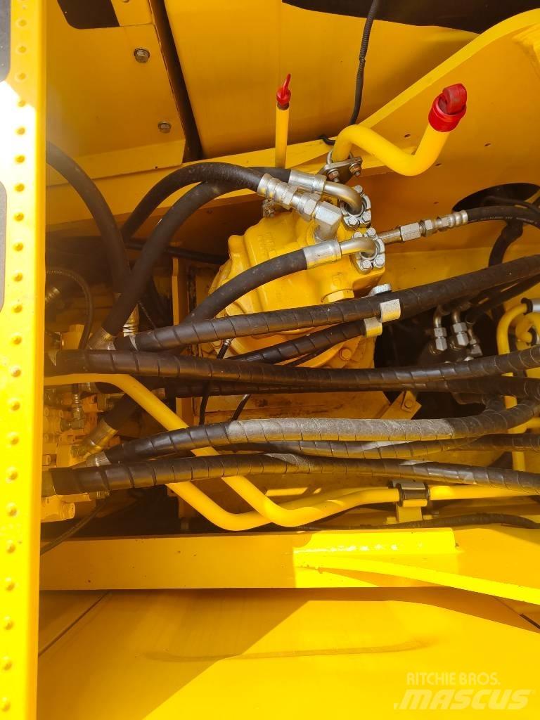 Komatsu PC 200 Pásová rýpadla