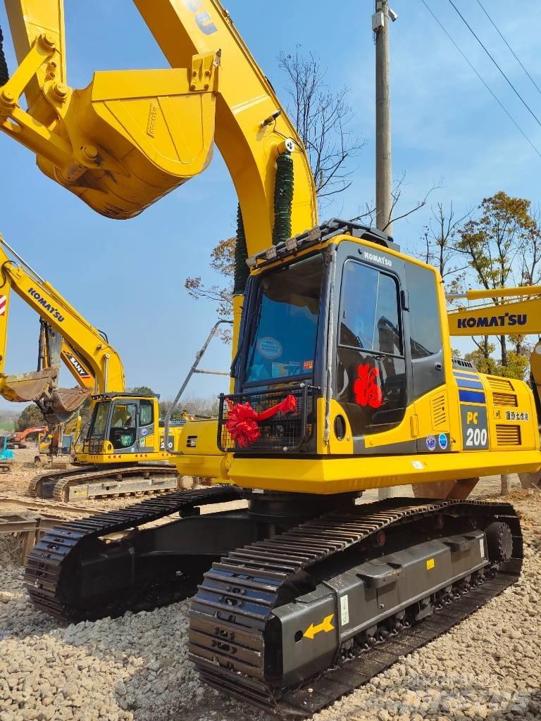 Komatsu PC 200 Pásová rýpadla