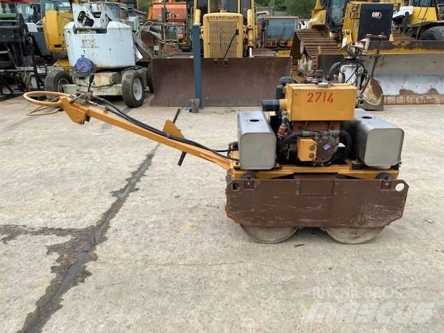 CASE Vibromax W 70 Tandemové válce