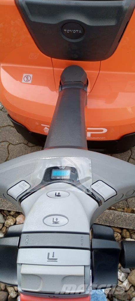 Toyota SWE120L Samohybné vozíky