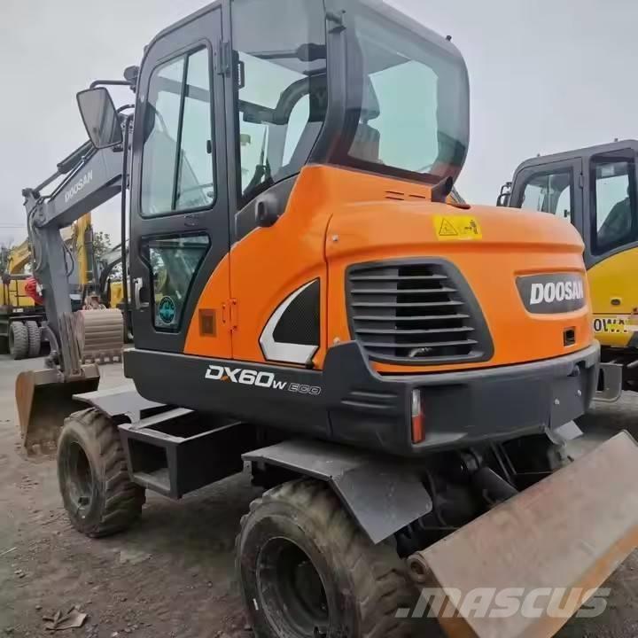 Doosan DX 60W Kolová rýpadla