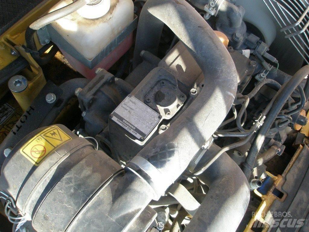 CAT 300.9 Mini rýpadla < 7t