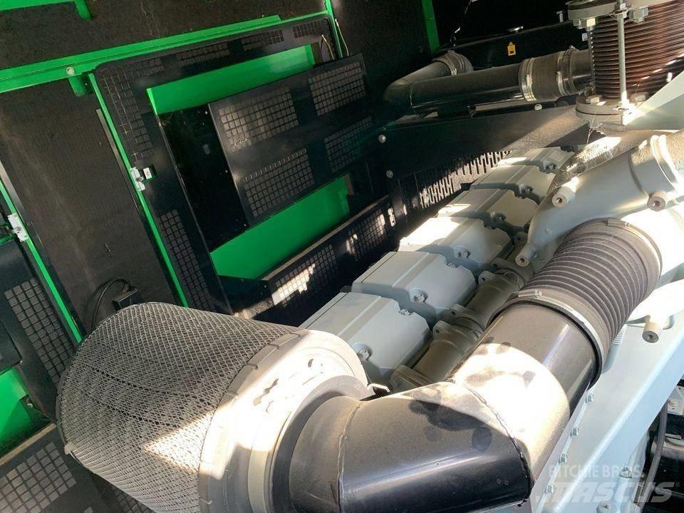 Mitsubishi 765 KVA Naftové generátory