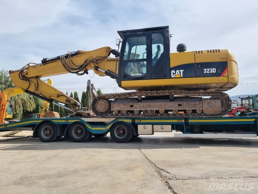 CAT 323 D L Pásová rýpadla