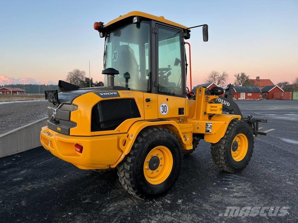 Volvo L30 HS Kolové nakladače