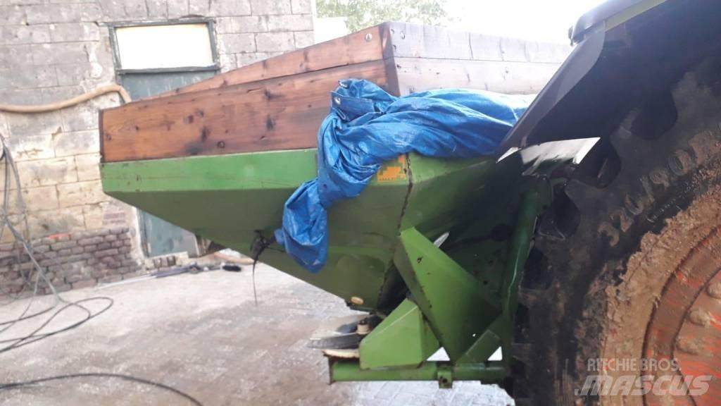 Amazone ZA-U 1001 Rozmetadlo minerálních hnojiv