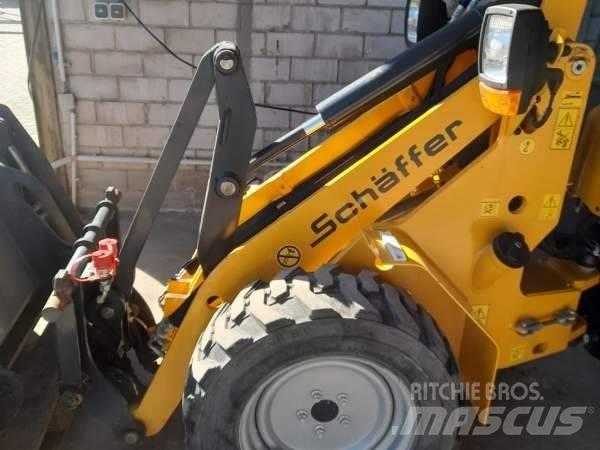Schäffer 2428 SLT Smykem řízené nakladače