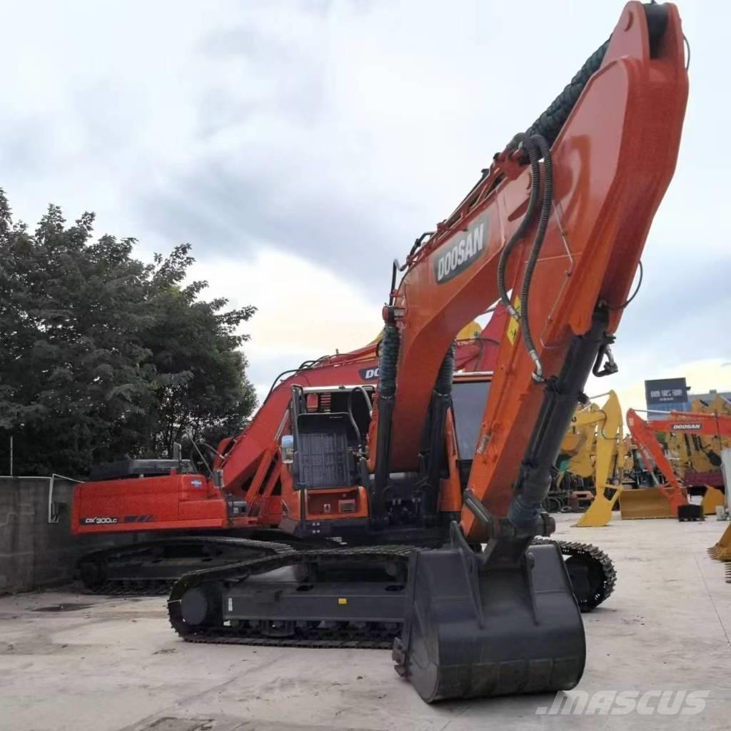 Doosan DX 300 Pásová rýpadla