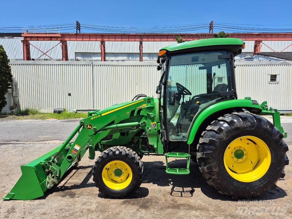 John Deere 4044 R Traktory