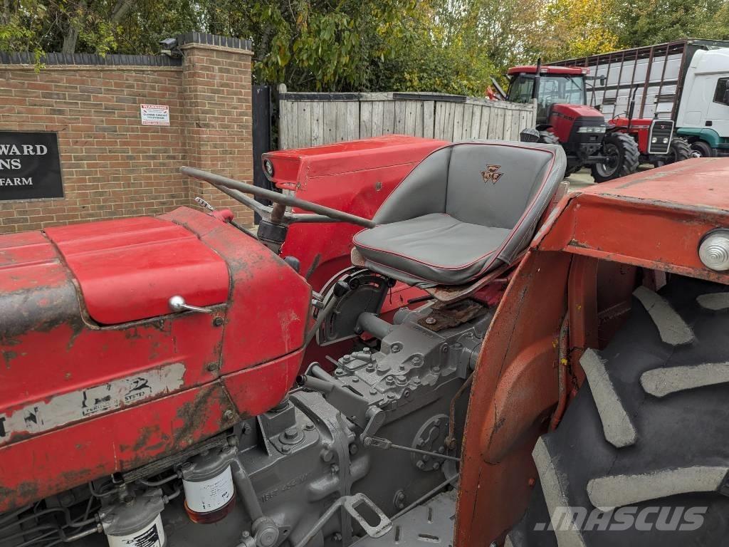 Massey Ferguson 135 Traktory