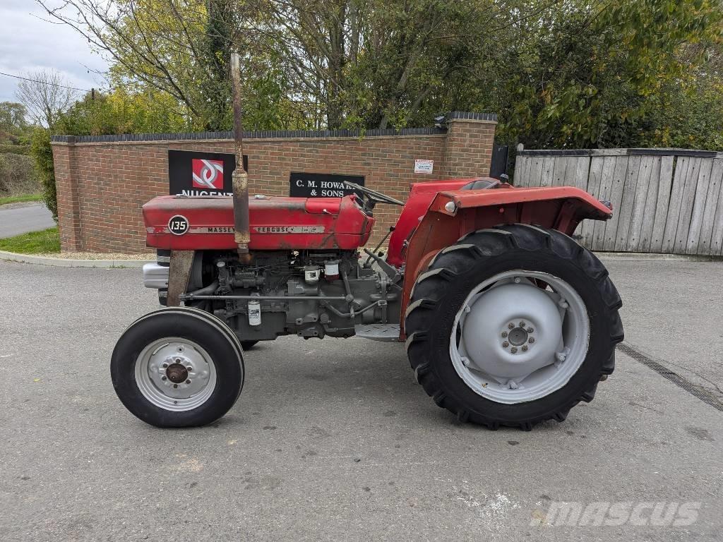 Massey Ferguson 135 Traktory