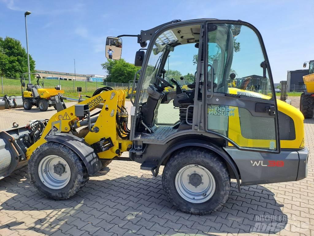 Wacker Neuson WL38 Kolové nakladače