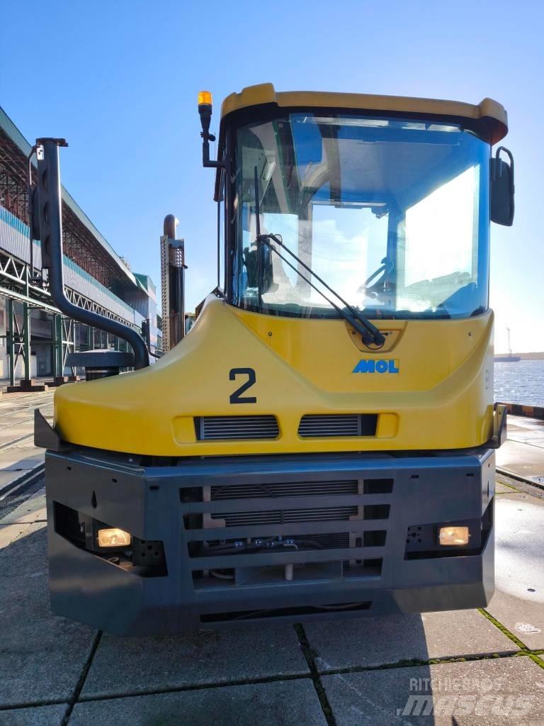 MOL RM255 Terminálový tahač