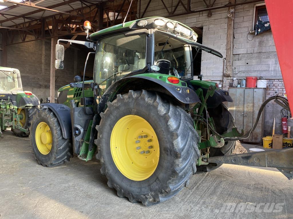 John Deere 6155R Traktory