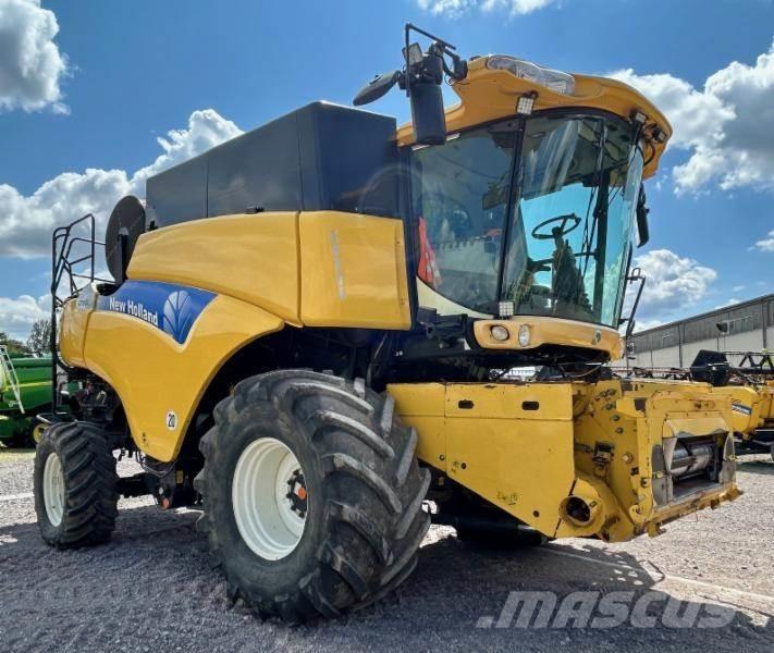 New Holland CR 980 Sklízecí mlátičky