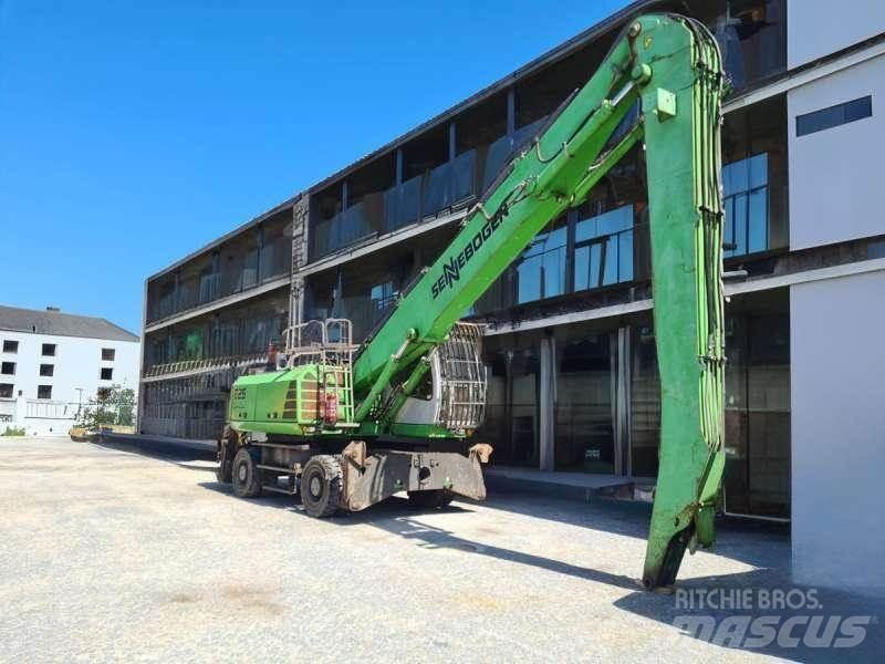 Sennebogen 825 Stroje pro manipulaci s odpadem