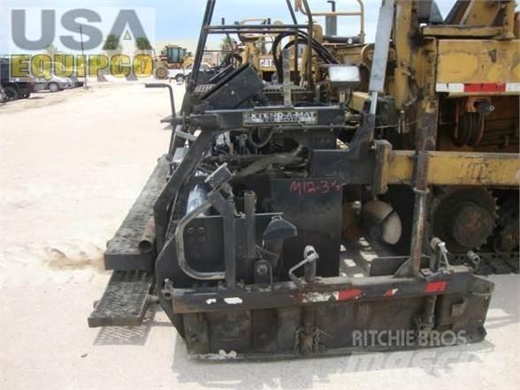 CAT AP-1050B Finišery