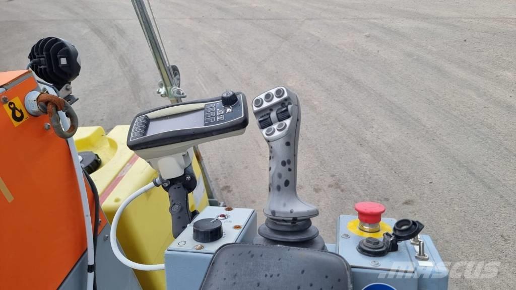  UNICUT 600 FLOOR SAW Pily na beton a kámen